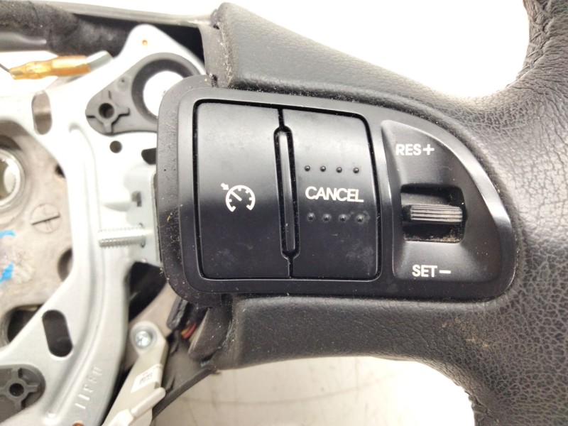Recambio de volante para kia sportage 1.7 crdi cat referencia OEM IAM 561103U750EQ  