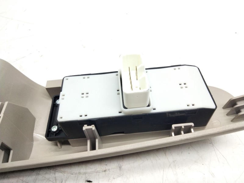 Recambio de mando elevalunas delantero derecho para hyundai sonata (nf) referencia OEM IAM 202004583  