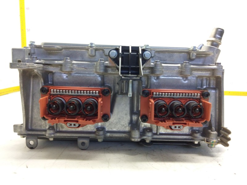 Recambio de convertidor de voltaje para renault arkana e-tech 1.6 hybrid referencia OEM IAM 292B015149R  