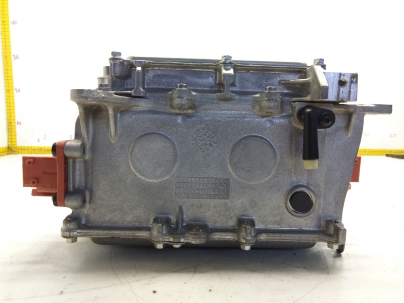 Recambio de convertidor de voltaje para renault arkana e-tech 1.6 hybrid referencia OEM IAM 292B015149R  