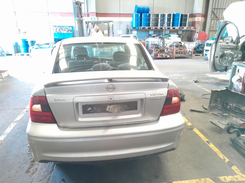 opel vectra b berlina del año 1999