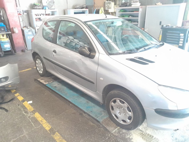 peugeot 206 berlina del año 1999