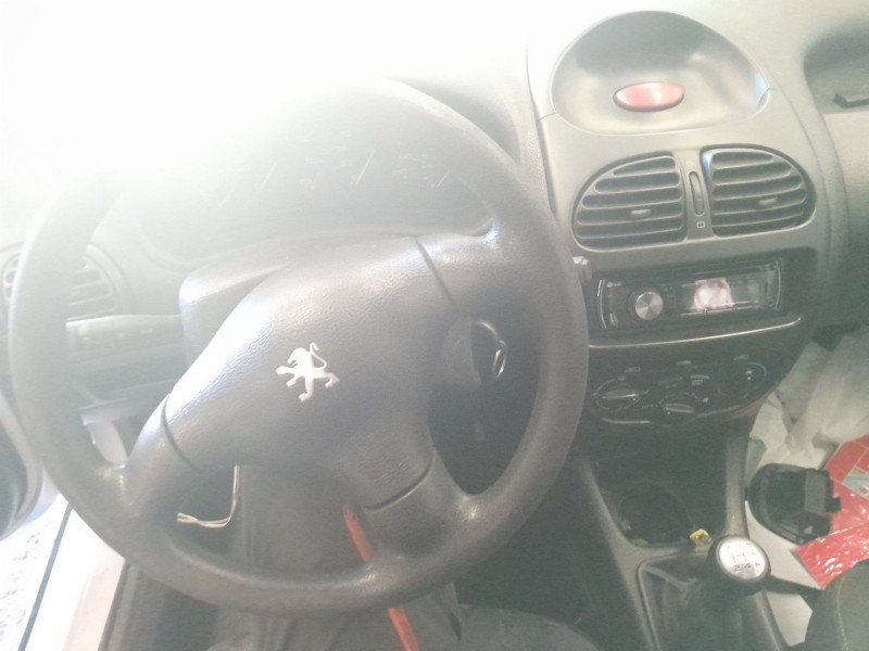 peugeot 206 berlina del año 1999