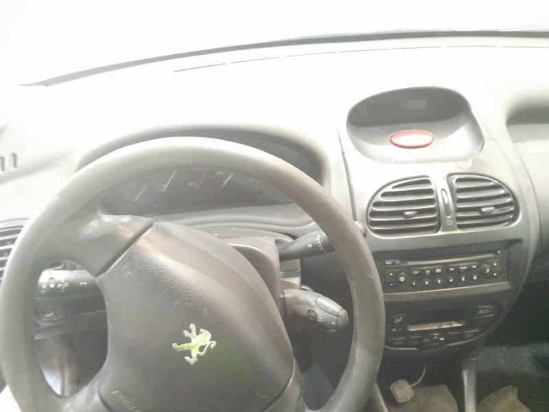 peugeot 206 berlina del año 2003