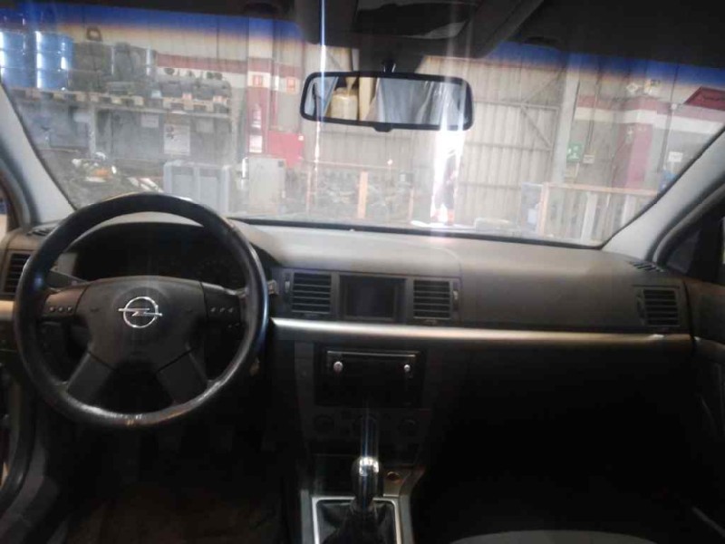 opel vectra c berlina del año 2002