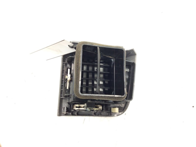 Recambio de aireador derecho para kia cerato 2.0 ex crdi familiar (5-ptas.) referencia OEM IAM   