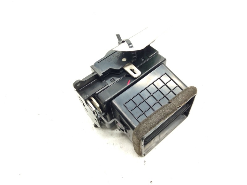 Recambio de aireador central para kia cerato 2.0 ex crdi familiar (5-ptas.) referencia OEM IAM LD84885A  