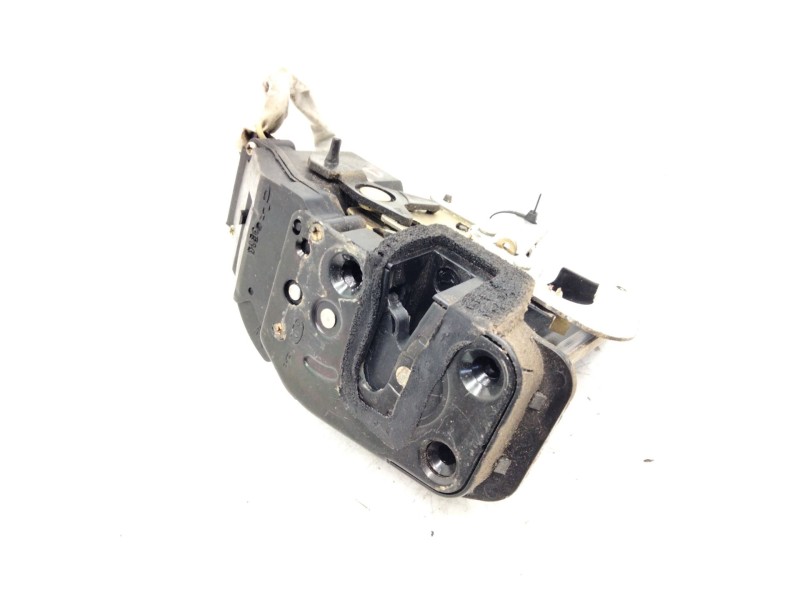 Recambio de cerradura puerta trasera derecha para kia cerato 2.0 ex crdi familiar (5-ptas.) referencia OEM IAM   