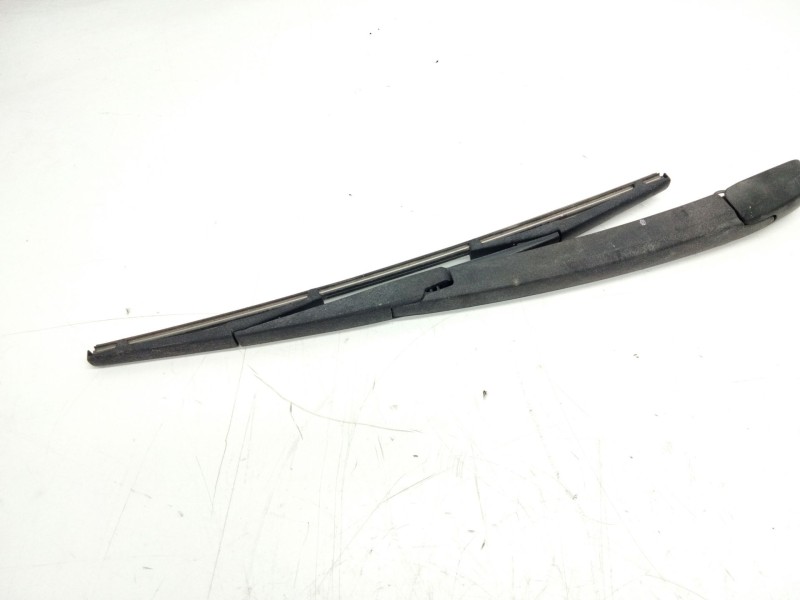 Recambio de brazo limpia trasero para kia cerato 2.0 ex crdi familiar (5-ptas.) referencia OEM IAM   