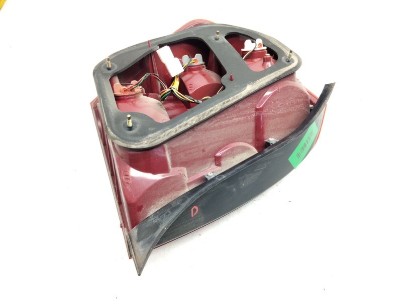 Recambio de piloto trasero derecho para kia cerato 2.0 ex crdi familiar (5-ptas.) referencia OEM IAM   