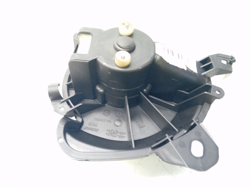 Recambio de motor calefaccion para opel corsa d color edition referencia OEM IAM 164230100  