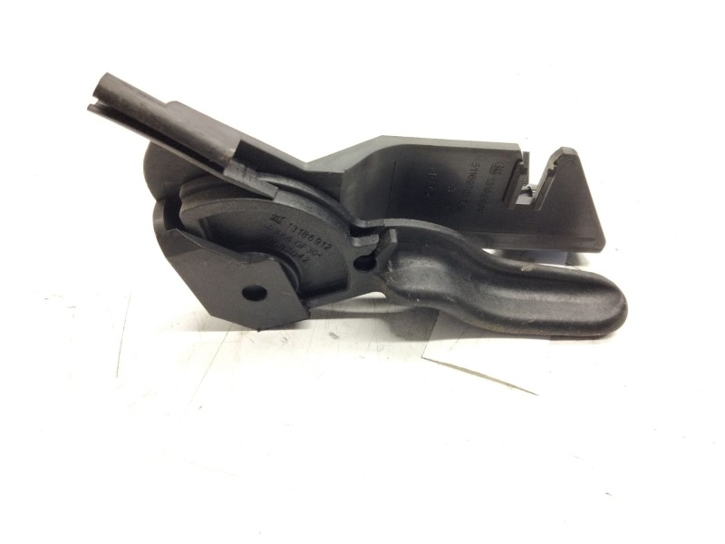 Recambio de tirador capot para opel corsa d color edition referencia OEM IAM 13186909  