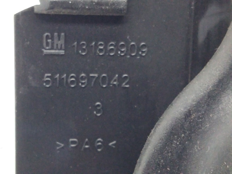 Recambio de tirador capot para opel corsa d color edition referencia OEM IAM 13186909  