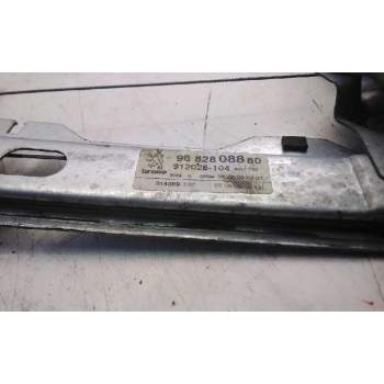 Recambio de elevalunas delantero derecho para peugeot 3008 confort referencia OEM IAM 9682808880  