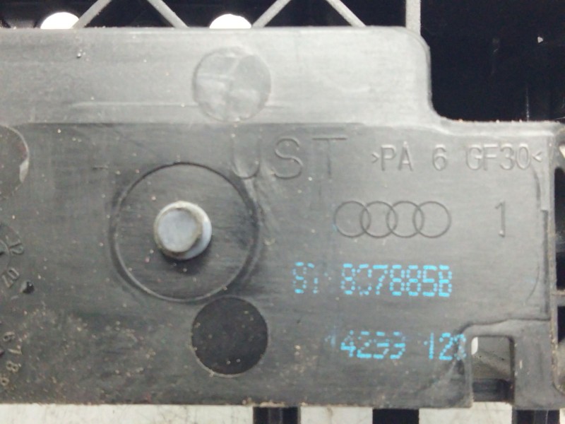 Recambio de maneta exterior delantera izquierda para audi a4 berlina (8e) 2.0 tdi quattro (dpf) (103kw) referencia OEM IAM 8T897