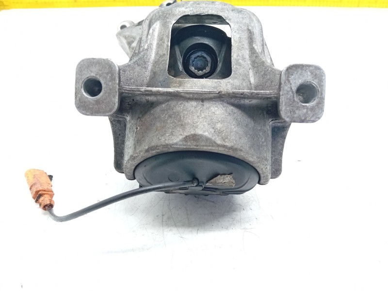 Recambio de soporte motor derecho inferior para audi a4 berlina (8e) 2.0 tdi quattro (dpf) (103kw) referencia OEM IAM 8K0199307B
