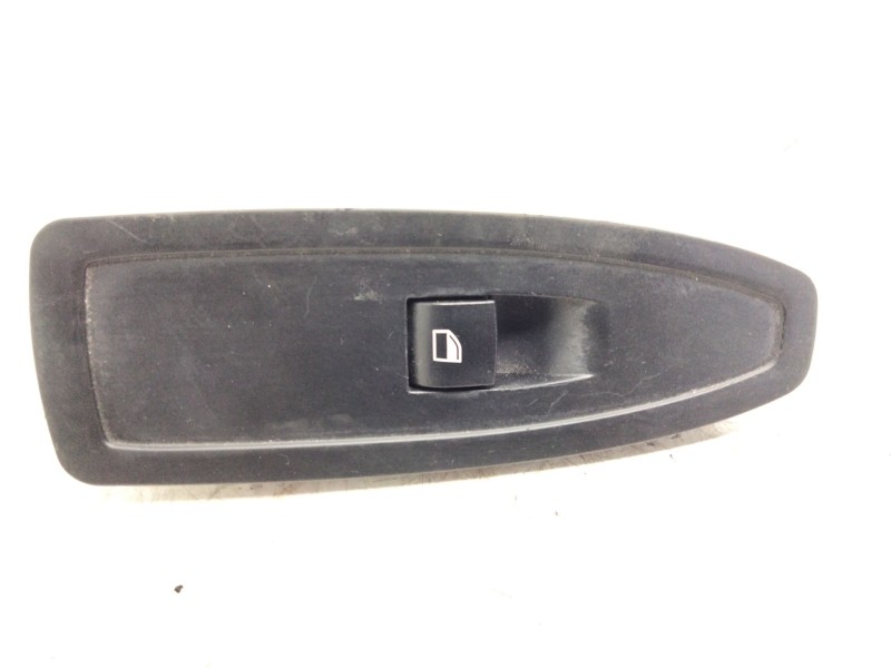 Recambio de mando elevalunas delantero derecho para bmw serie 1 lim. (f20/f21) referencia OEM IAM 920810702  