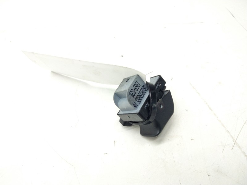 Recambio de mando elevalunas trasero derecho para audi a4 berlina (8e) 2.0 tdi quattro (dpf) (103kw) referencia OEM IAM 8K095985