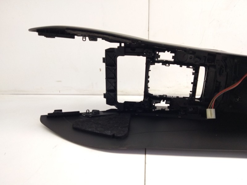 Recambio de reposabrazos para audi a4 berlina (8e) 2.0 tdi quattro (dpf) (103kw) referencia OEM IAM 8K0864981F  