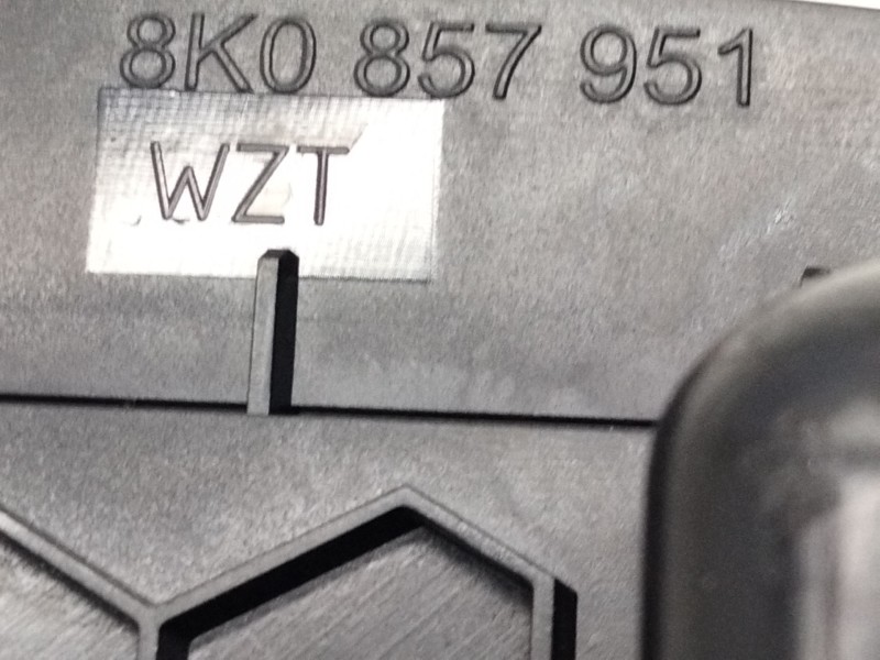 Recambio de cenicero para audi a4 berlina (8e) 2.0 tdi quattro (dpf) (103kw) referencia OEM IAM 8K0857951  