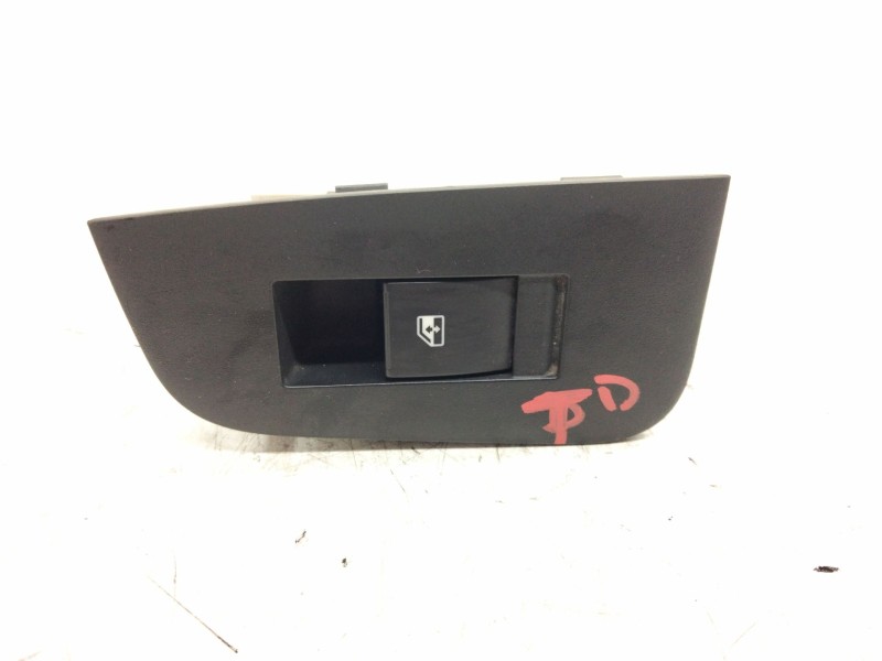 Recambio de mando elevalunas trasero derecho para chevrolet epica 2.0 diesel cat referencia OEM IAM   