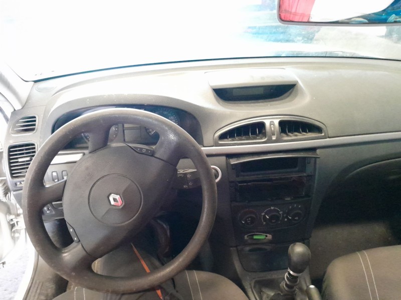 renault laguna ii (bg0) del año 2006