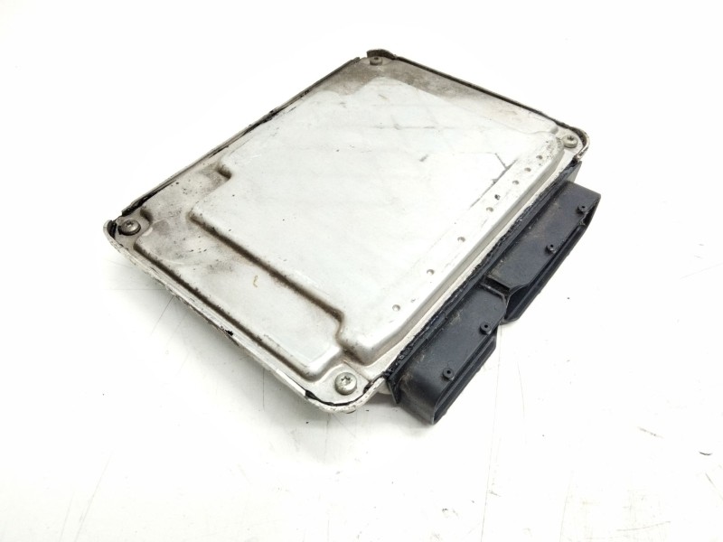 Recambio de centralita motor uce para volkswagen polo (9n1) 1.4 tdi referencia OEM IAM 045906019C  