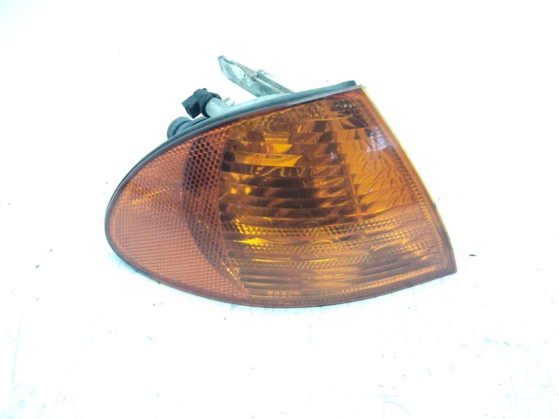 Recambio de piloto delantero derecho para bmw serie 3 berlina (e46) 320d referencia OEM IAM 1315106141  