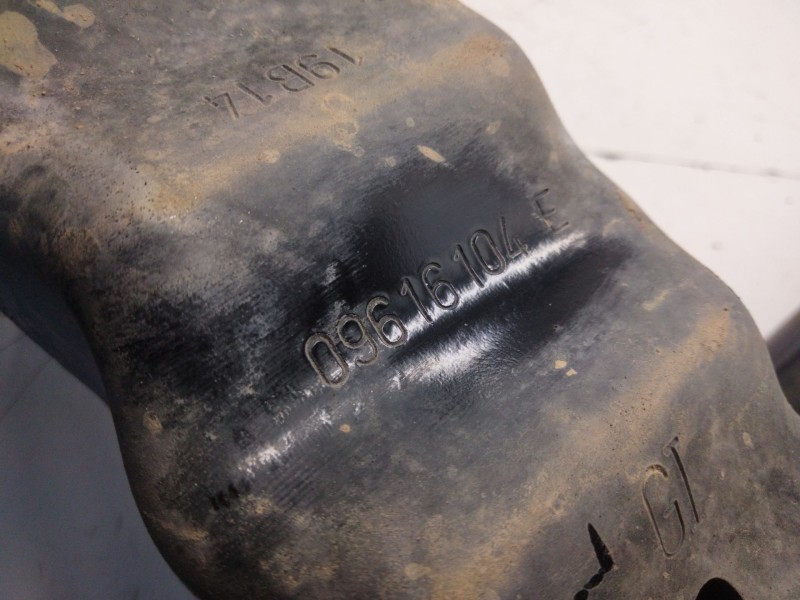 Recambio de refuerzo paragolpes delantero para renault kangoo profesional referencia OEM IAM 09616104E  