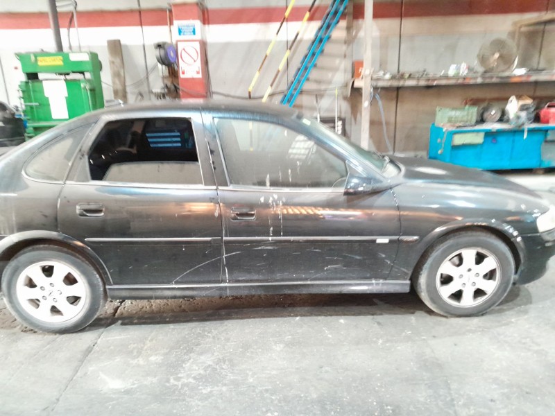 opel vectra b berlina del año 1959