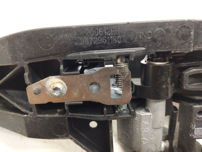 Recambio de maneta exterior trasera izquierda para peugeot 308 access referencia OEM IAM 9672961180  