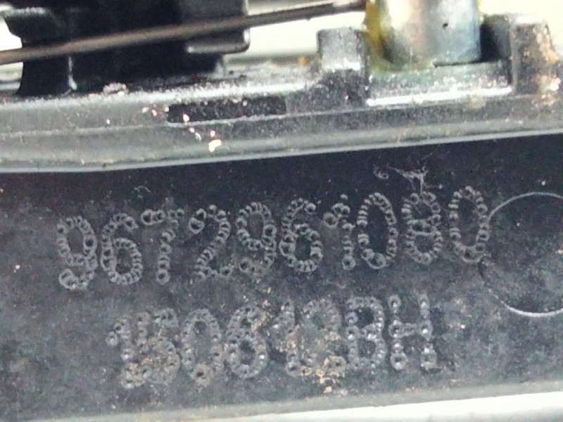 Recambio de maneta exterior trasera derecha para peugeot 308 access referencia OEM IAM 9672961080  