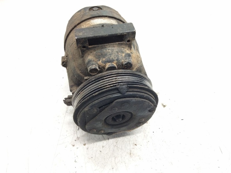 Recambio de compresor aire acondicionado para nissan primastar (x83) 2.5 dci diesel cat referencia OEM IAM 7701499860  