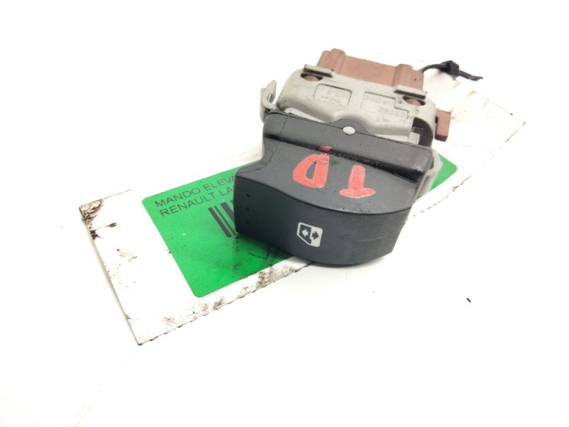 Recambio de mando elevalunas trasero derecho para renault laguna ii (bg0) 1.6 referencia OEM IAM   