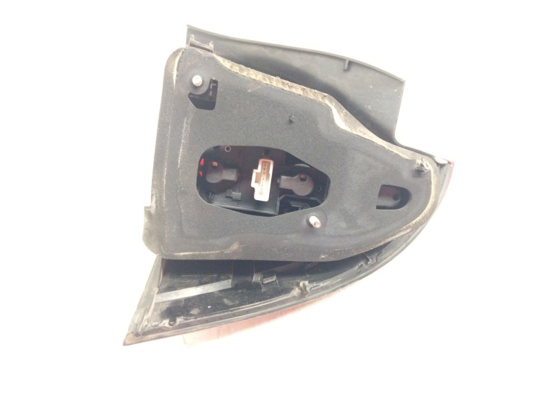 Recambio de piloto trasero izquierdo para citroen c5 berlina exclusive referencia OEM IAM 89016037  