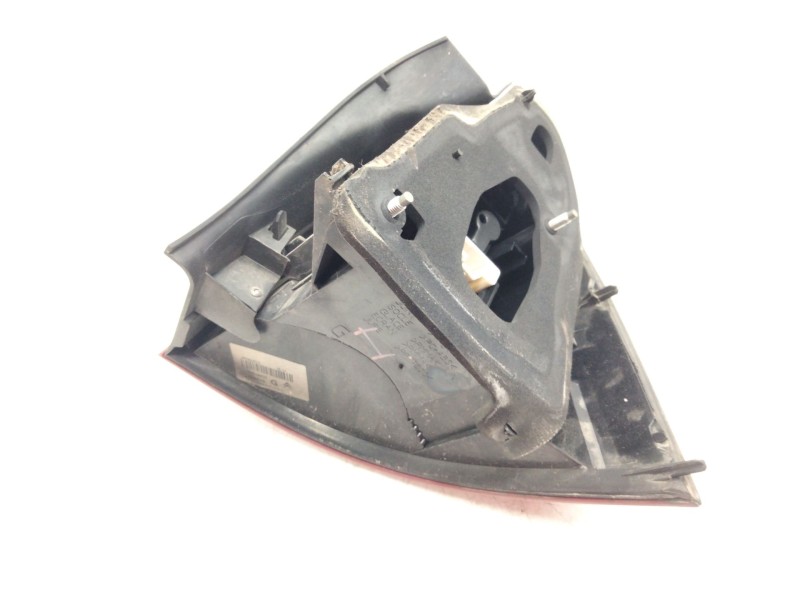 Recambio de piloto trasero izquierdo para citroen c5 berlina exclusive referencia OEM IAM 89016037  