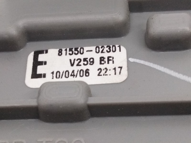 Recambio de piloto trasero derecho para toyota corolla (e12) 2.0 d-4d luna berlina referencia OEM IAM 815500231  