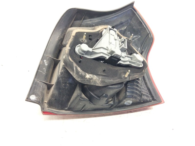 Recambio de piloto trasero izquierdo para toyota corolla (e12) 2.0 d-4d luna berlina referencia OEM IAM 8156002301  