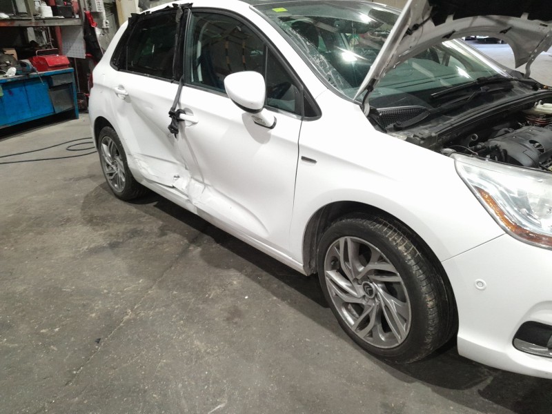 citroen c4 berlina del año 2011