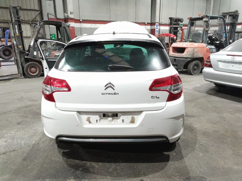 citroen c4 berlina del año 2011