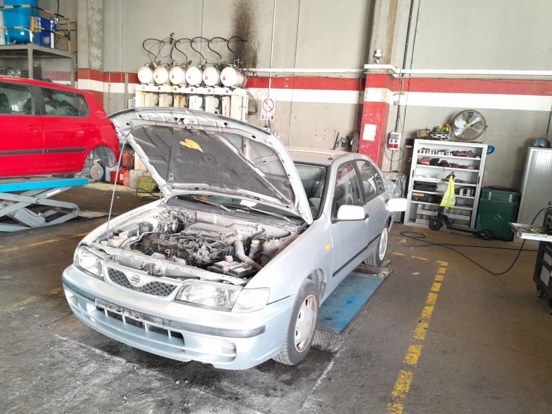 nissan almera (n15) del año 1998