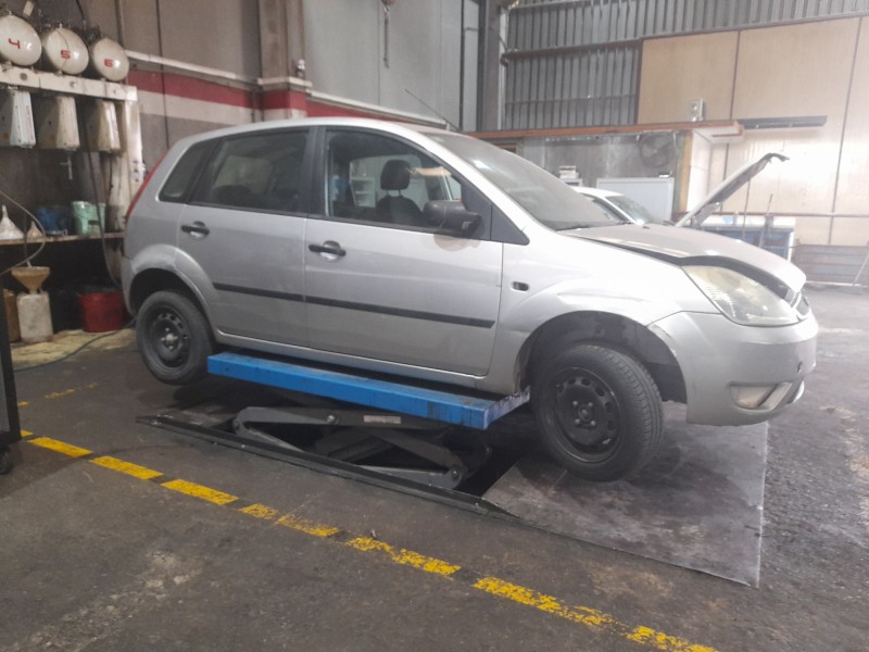 ford fiesta (cb1) del año 2004