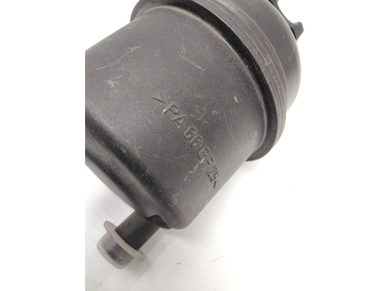 Recambio de deposito liquido direccion para nissan terrano/terrano.ii (r20) referencia OEM IAM PA66GF25  