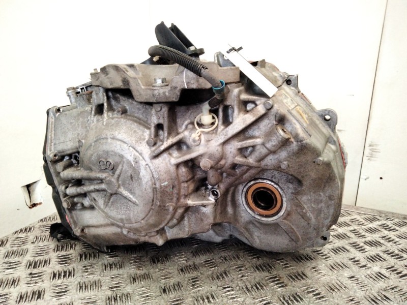 Recambio de caja cambios para volvo s80 berlina d5 momentum referencia OEM IAM 30681296  