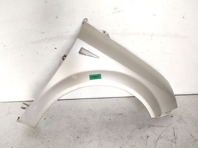 Recambio de aleta delantera derecha para renault scenic ii dynamique referencia OEM IAM   