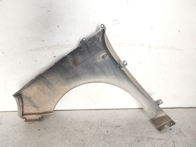 Recambio de aleta delantera derecha para renault scenic ii dynamique referencia OEM IAM   