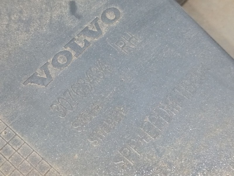 Recambio de soporte faro derecho para volvo xc60 kinetic awd referencia OEM IAM 30763434  