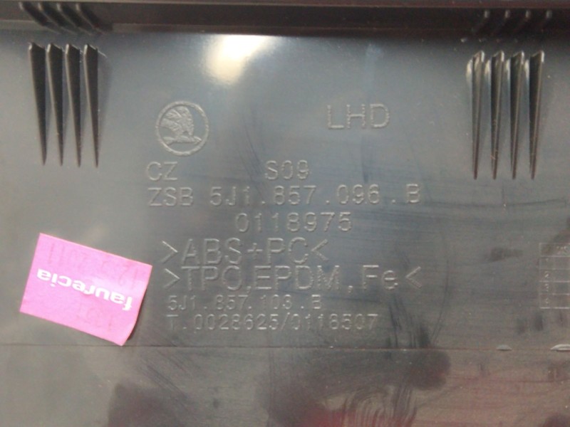 Recambio de guantera para skoda fabia (5j2 ) 1.2 referencia OEM IAM 5J1857096B  