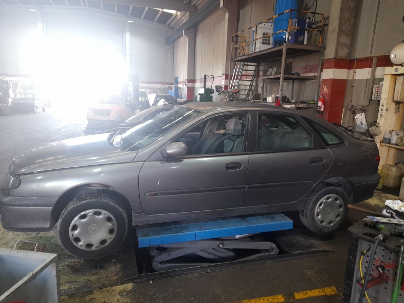 renault laguna (b56) del año 2000