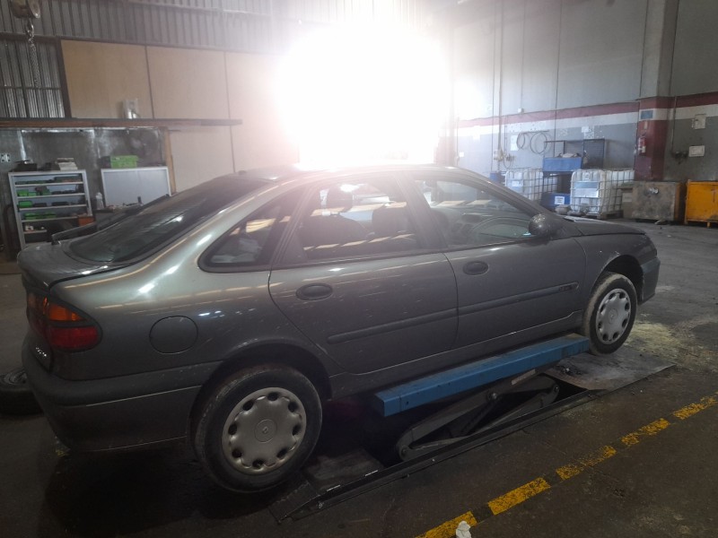 renault laguna (b56) del año 2000